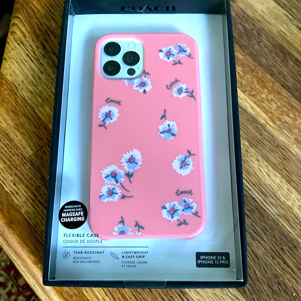 New in Box Coach iPhone 12 12 Pro Flexible Floral Pink Case Light Easy-gr…